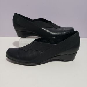 Clark's Artisan Black Leather Slip On Loafers Shoes Women's Sz 8.5 M